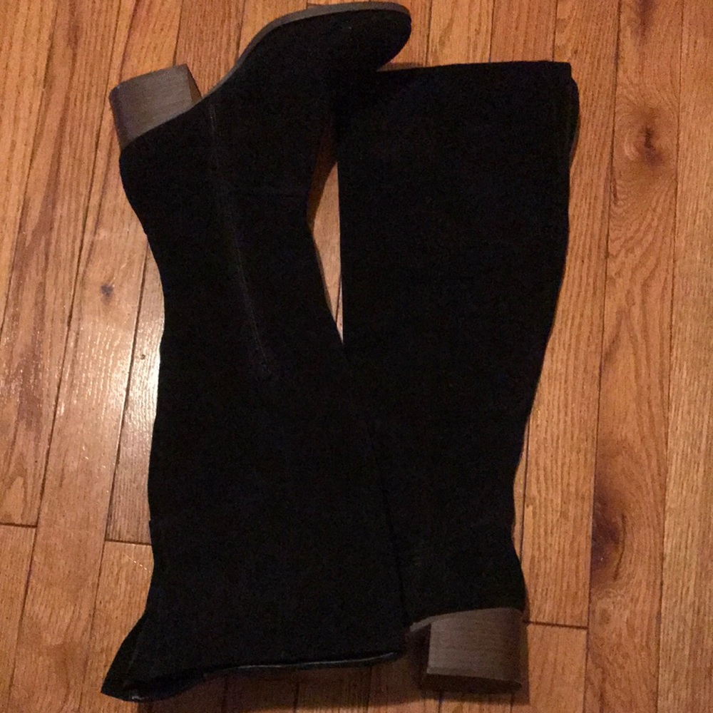 Black sued boots